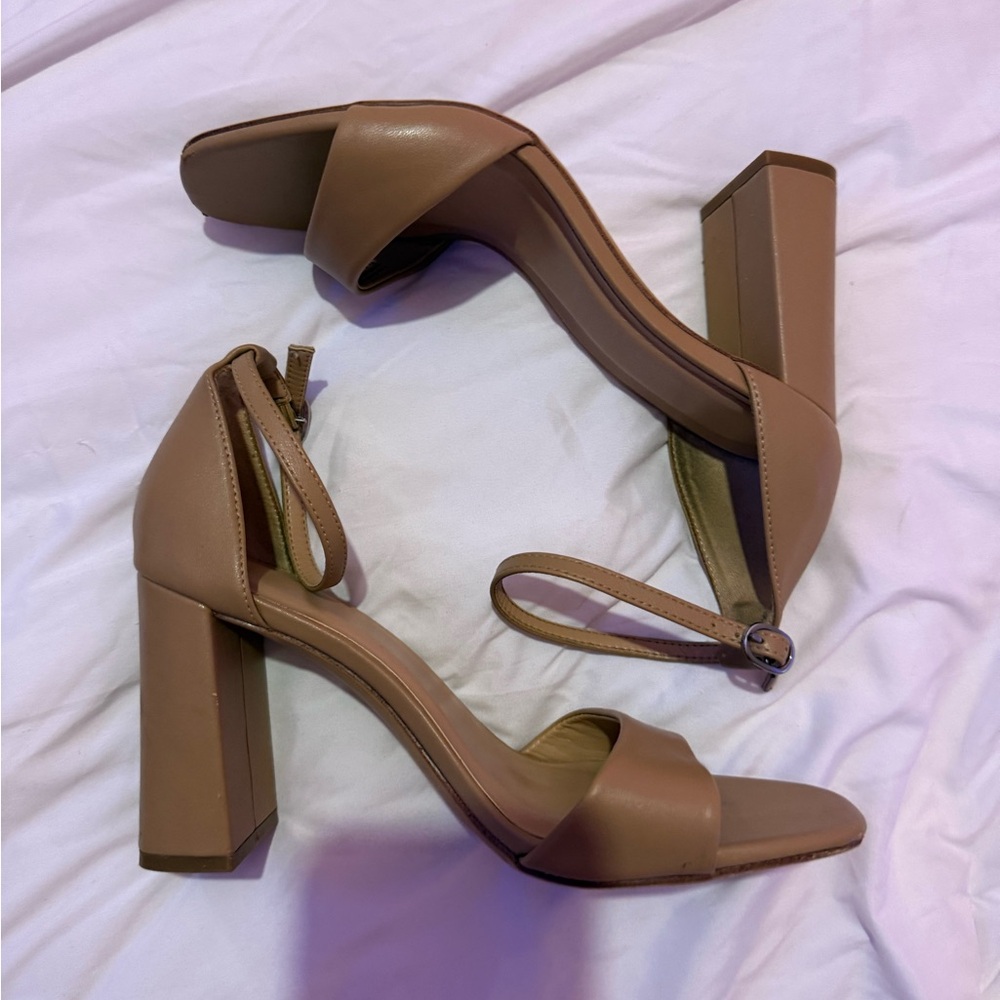 Chic Tan Block Heel Sandals